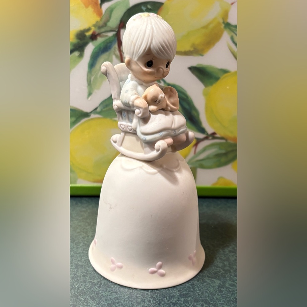 Precious Moments the “Purr-fect Grandma” Bell